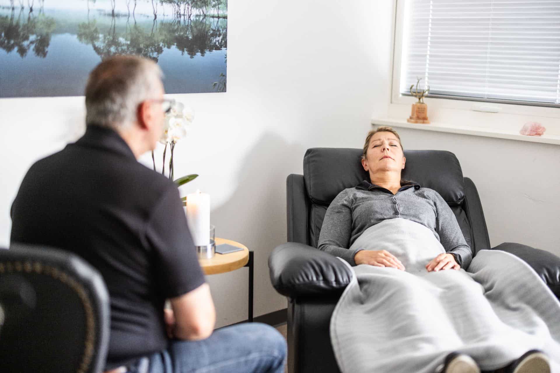 5 måder hypnose hjælper mod stresssymptomer (som du måske ikke kendte)